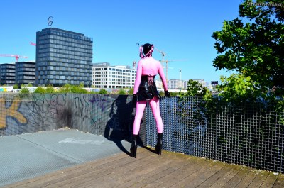 Pink Latexdoll In Berlin Outdoor 4