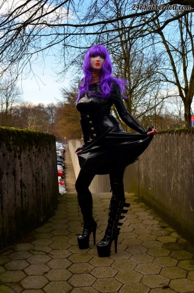 Black Latexdoll 14