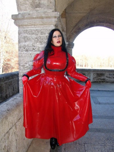 Fetish Lady Angelina In Red Latex 2