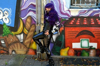 Gothic Girl With Pvc Pants 4