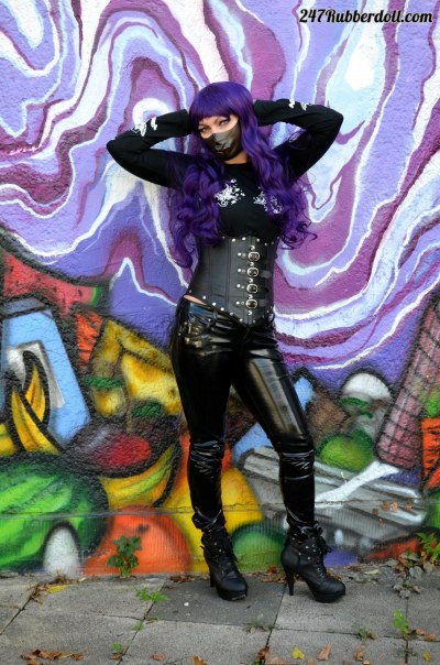 Gothic Girl With Pvc Pants 9