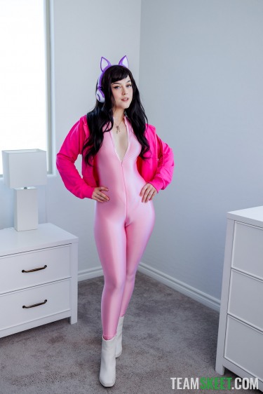 Jade Valentine In Cosplay Ass Play 1