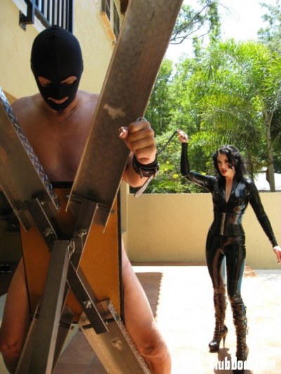 Jean Bardot Whips Her Slave Outside 2