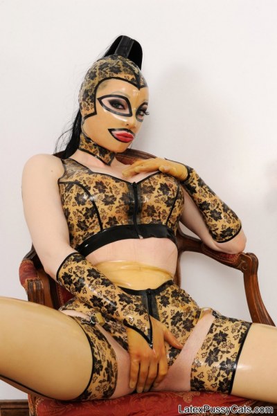 Latex Lucy In Sexy Rubber And Heels 7