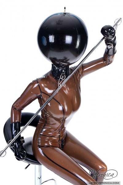 Latex Veronica In Rubber Dungeon 8