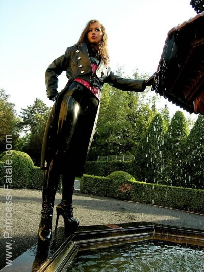 Latex Walk In Public 9