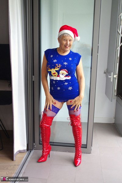 Naughty Mrs Santa Savana 10
