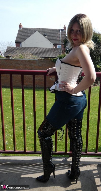 Posh Sophia In Thigh Boots On The Balcony 9