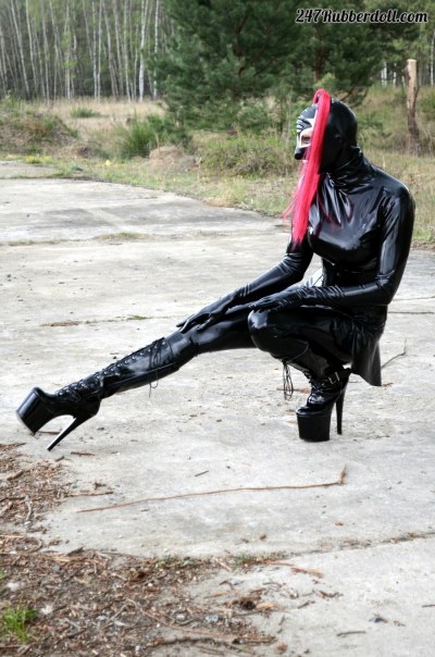 Rubberdoll With Ponytails Loves Latex And Heels 9