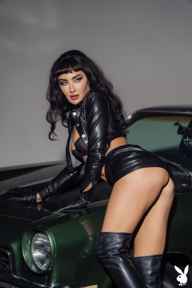 Scarlett Kapella In Sexy Ride 3