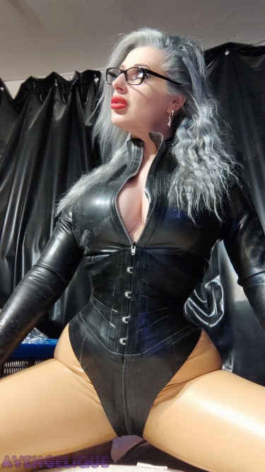 Selfie Time Miss Mistress 11