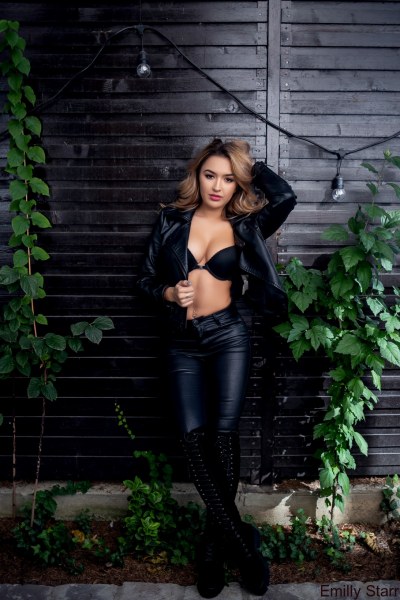 Sexy Emilly Starr Dressed In Leather 12