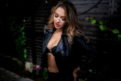Sexy Emilly Starr Dressed In Leather 7
