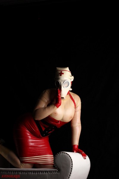 Sos Red Gasmask Nurse 15