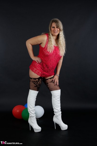 Susi In Red Net Lingerie And White Thigh High Boots 4