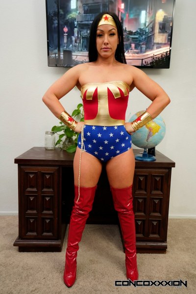 Wonder Woman Becomes Super Slut With Jennifer White 1