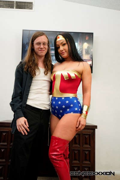 Wonder Woman Becomes Super Slut With Jennifer White 6